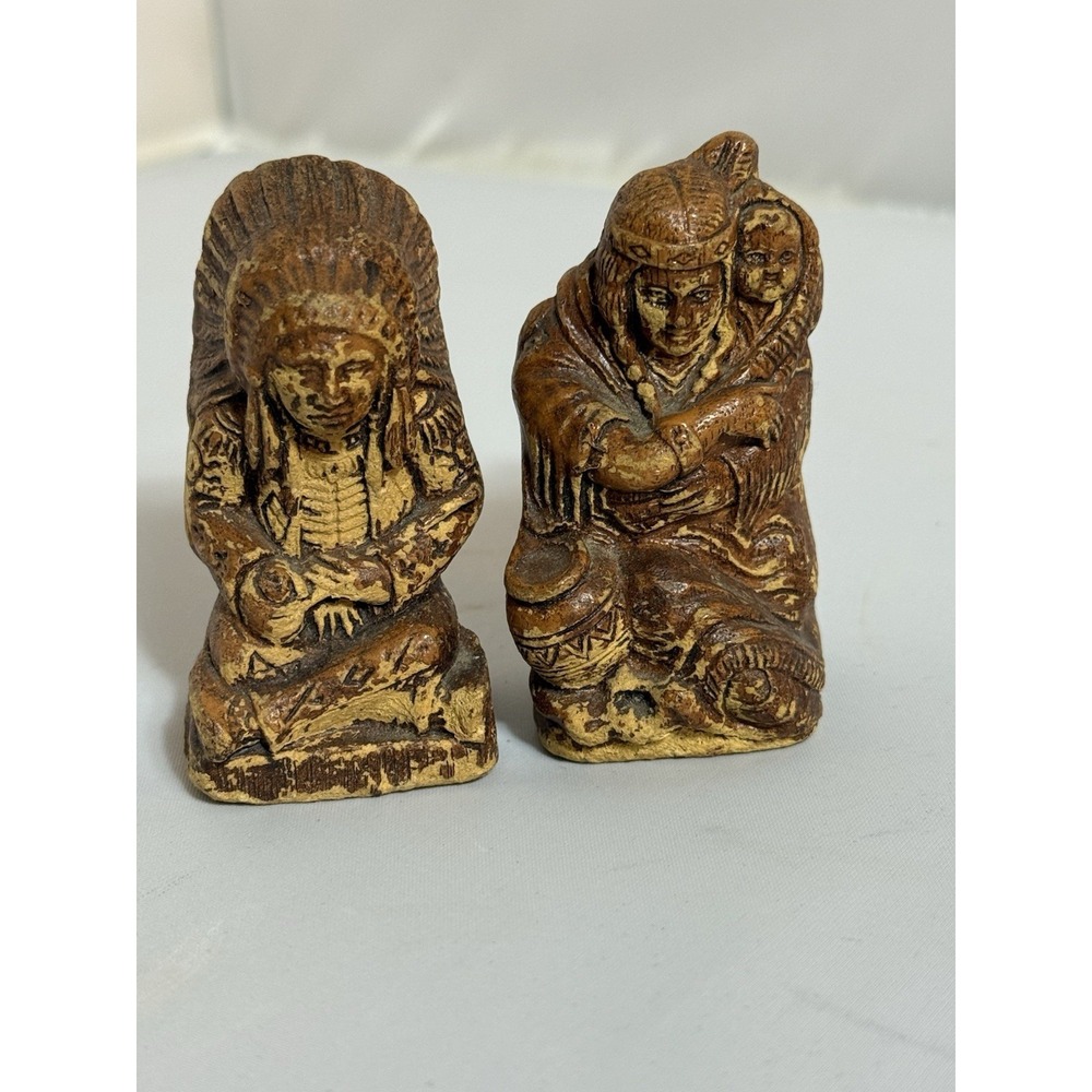 Vintage  Syroco Wood Indian Chief & Squaw Western Salt & Pepper Shaker Set